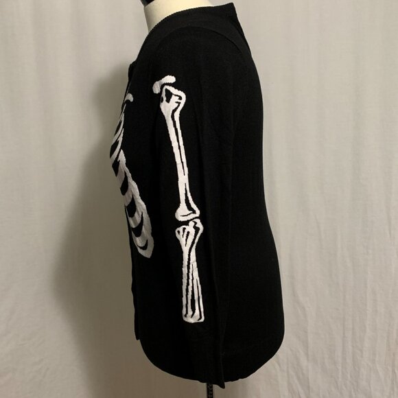 Torrid Sweater Skelton Bones Fitted Cardigan Halloween Black White Plus 2 18 20 - Picture 3 of 6